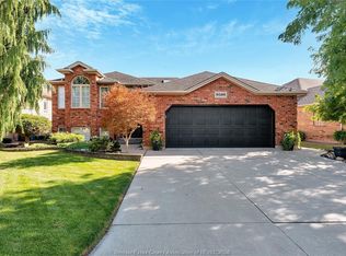 9509 Manitou Cres, Windsor, ON N8P 1H8
