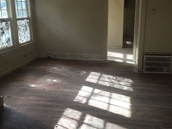 2nd image of 6200 Henderson Ave