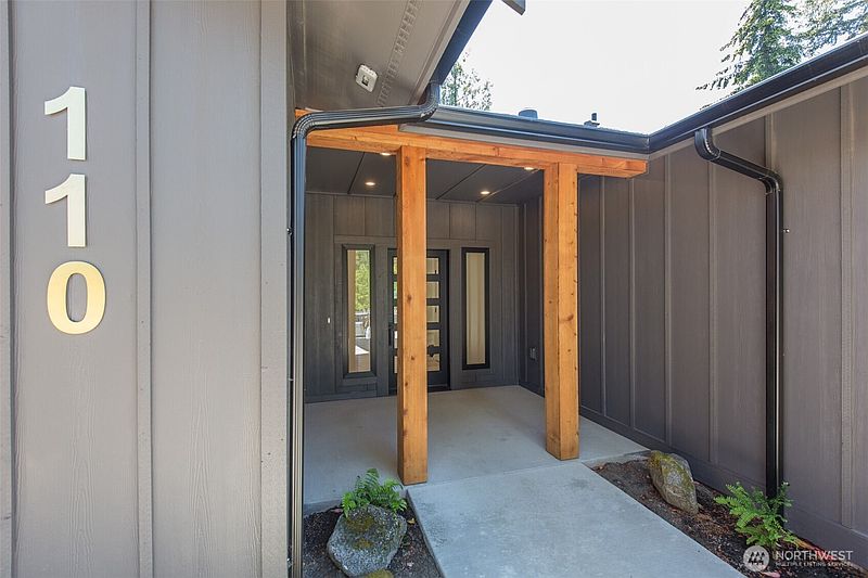 3rd image of 110 Hogans Vista