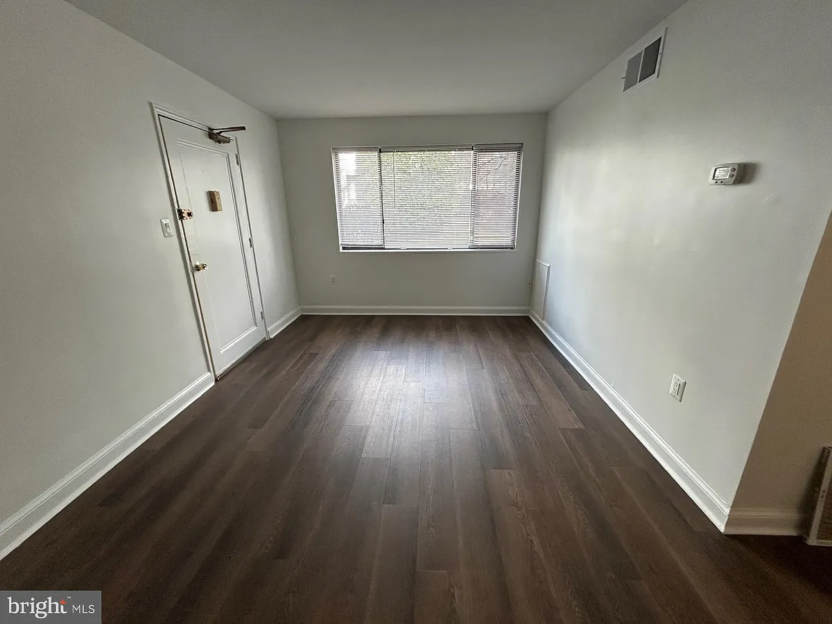 Building Photo - 3815 Davis Pl NW #1