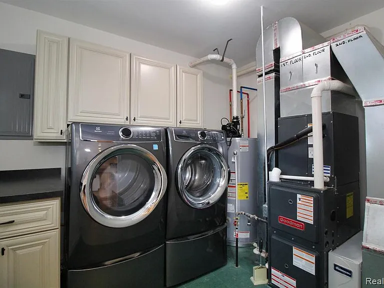37752 Huron Pointe Dr — Photo 22