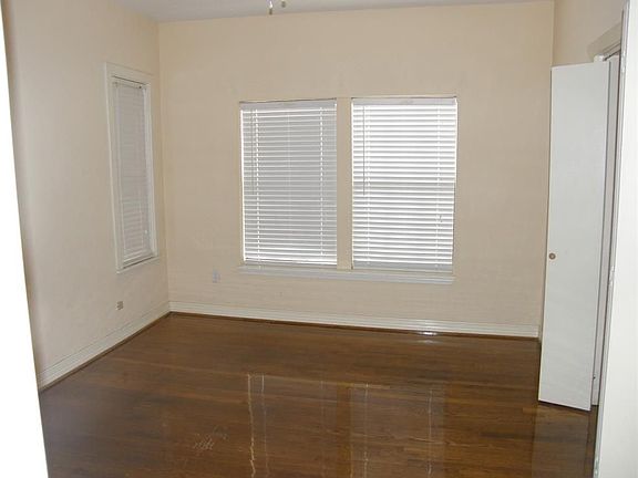 4th image of 2413 Rosewood St