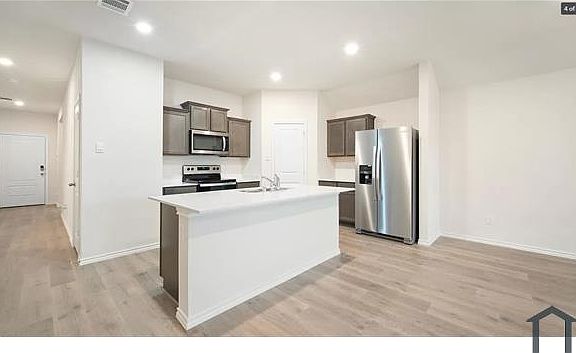 4th image of 1900 Sandy Knoll Dr
