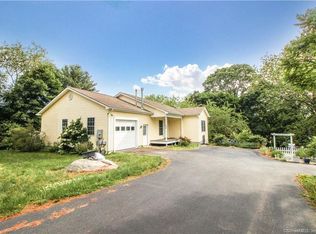939 Ocean Ave, New London, CT 06320