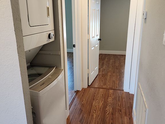 4th image of 1706 SE 14th St #1710