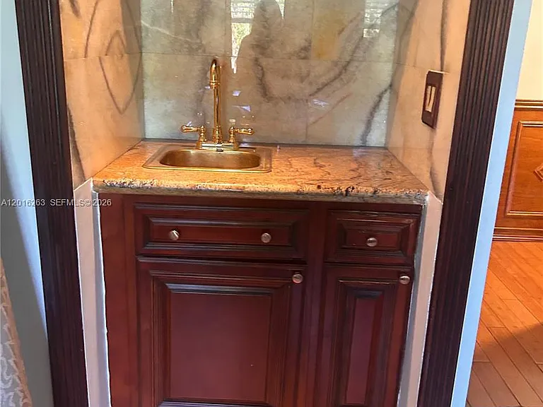 309 Lakeview Dr #204 — Photo 8
