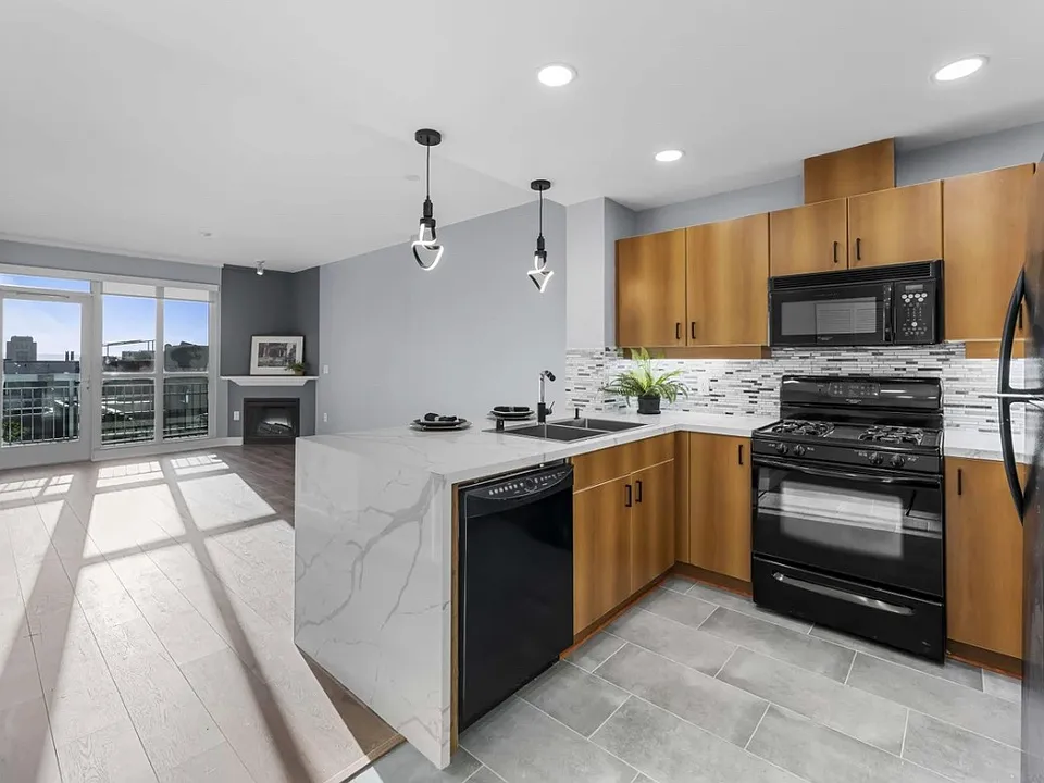 1580 Union St #407