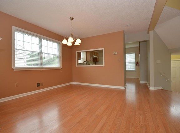 3rd image of 105 Bonnie Dr