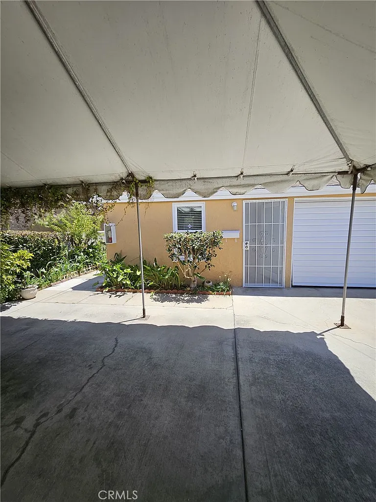 Studio, 350 sqft, $1,650 — Photo 1