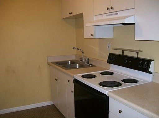 5th image of 4207 W Wisconsin Ave