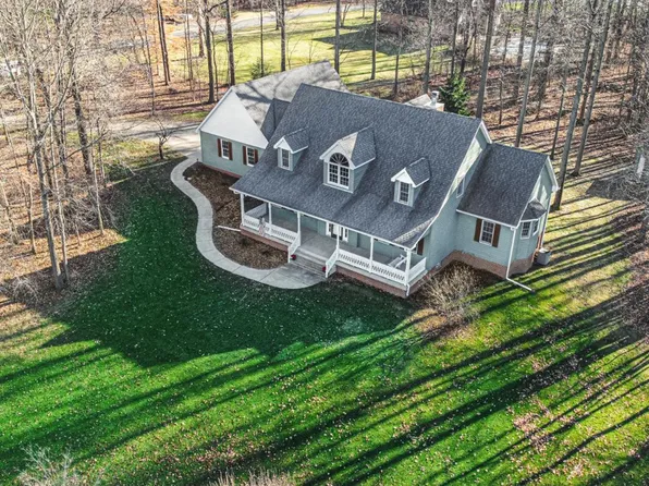 290 Windermere Dr, Chesterton, IN 46304