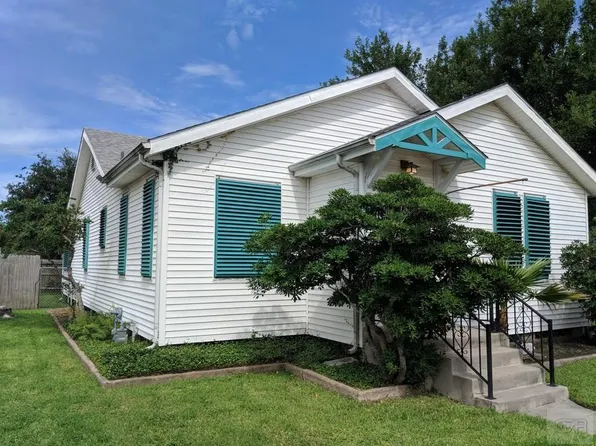 1306 Bowie Dr, Galveston, TX 77551