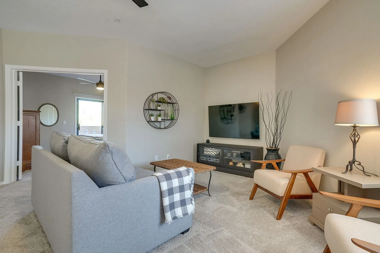 2 bed, 2.0 bath, 1119 sqft, $2,091 — Photo 1