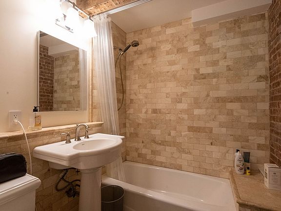4th image of 373 Van Brunt St Floor 1