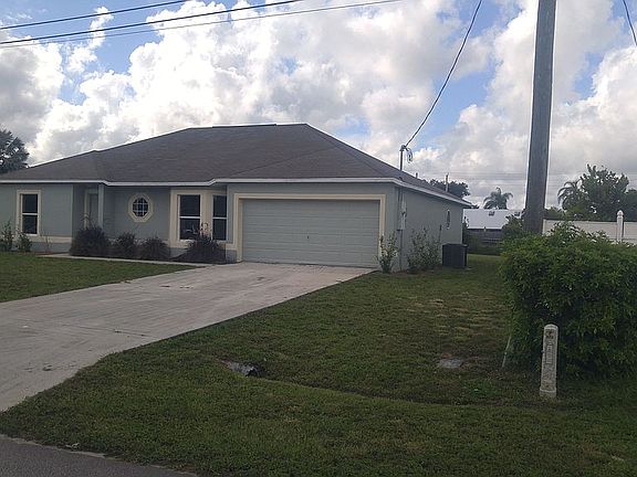 3rd image of 573 SW Whitmore Dr