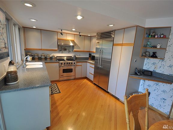 2nd image of 15811 NE 50th Ct