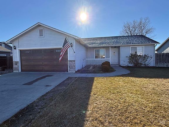 3rd image of 1545 Peregrine Dr