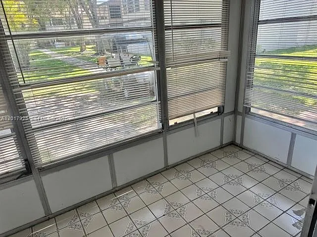 380 E Laurel Dr #4D — Photo 7