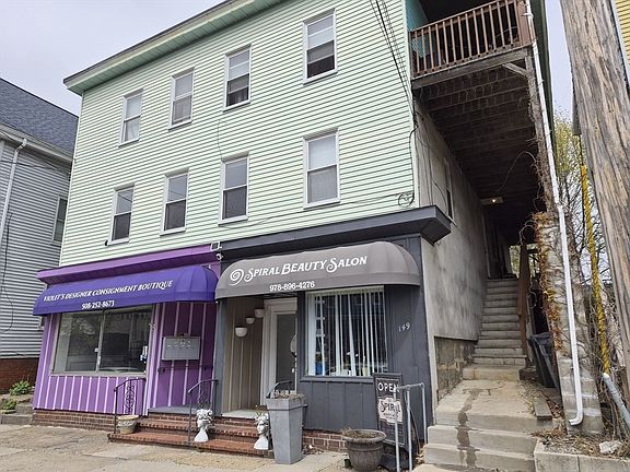 4th image of 149 Washington St