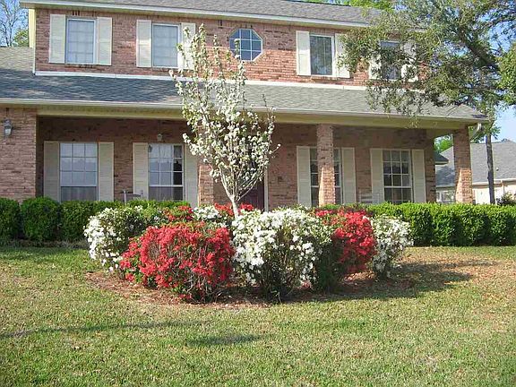 3rd image of 1695 Spalding Cir