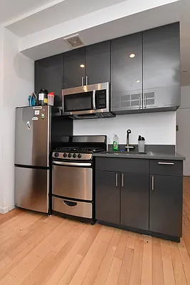 Rented by Ledvech Group | media 3