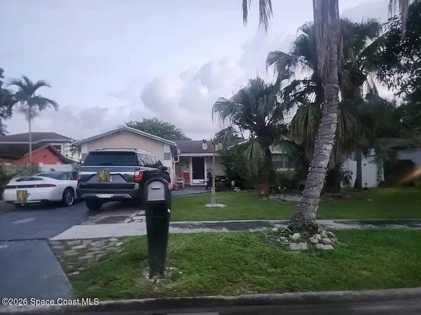 9033 SW 5th St, Boca Raton, FL 33433