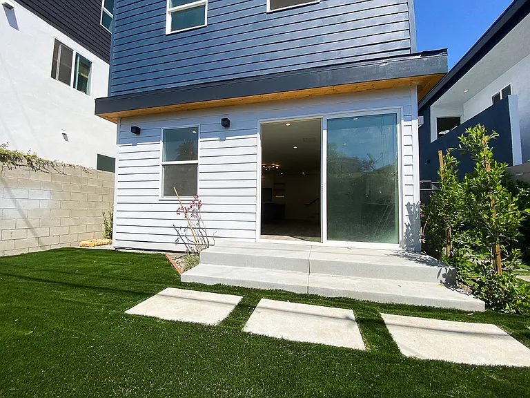 3003 S Cloverdale Ave — Photo 18