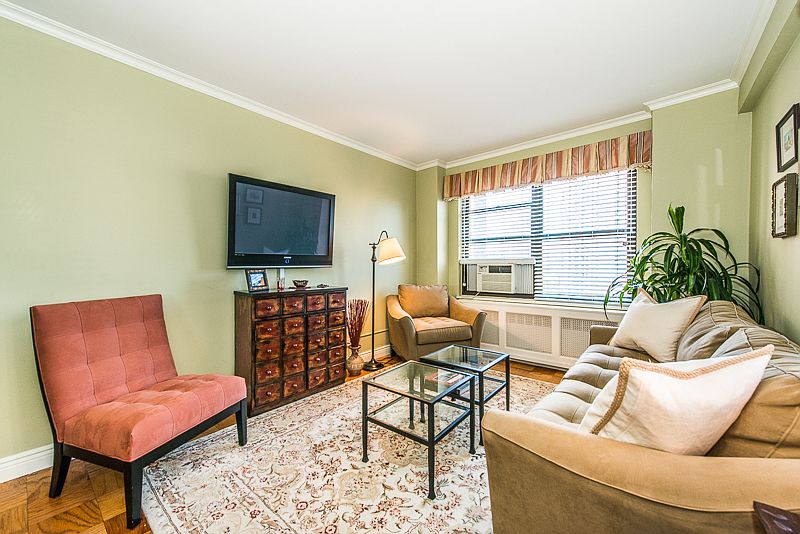1st image of 266 E Broadway APT 1004