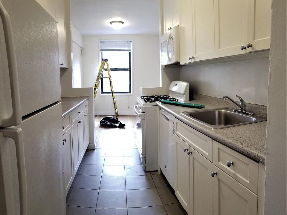 1st image of 4465 Kissena Blvd #1S
