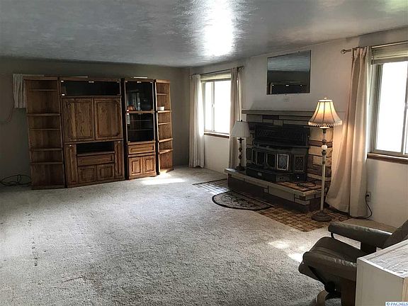 3rd image of 3012 W John Day Ave