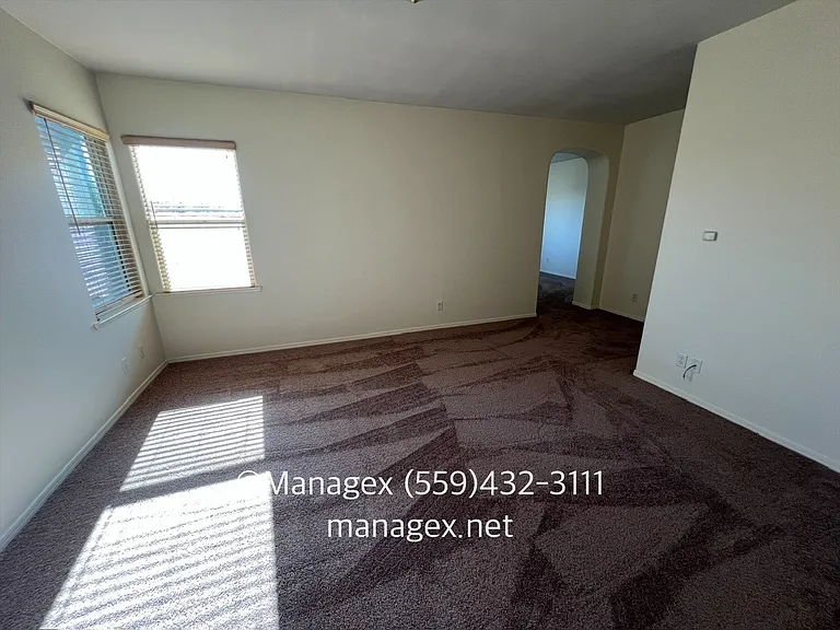 737 W Siena Ln — Photo 14