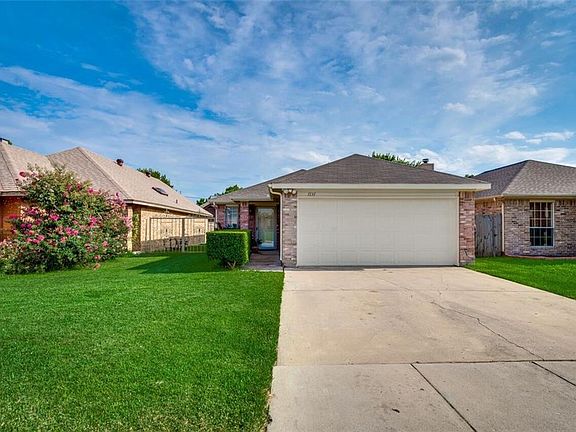 2nd image of 1131 Meadows Dr