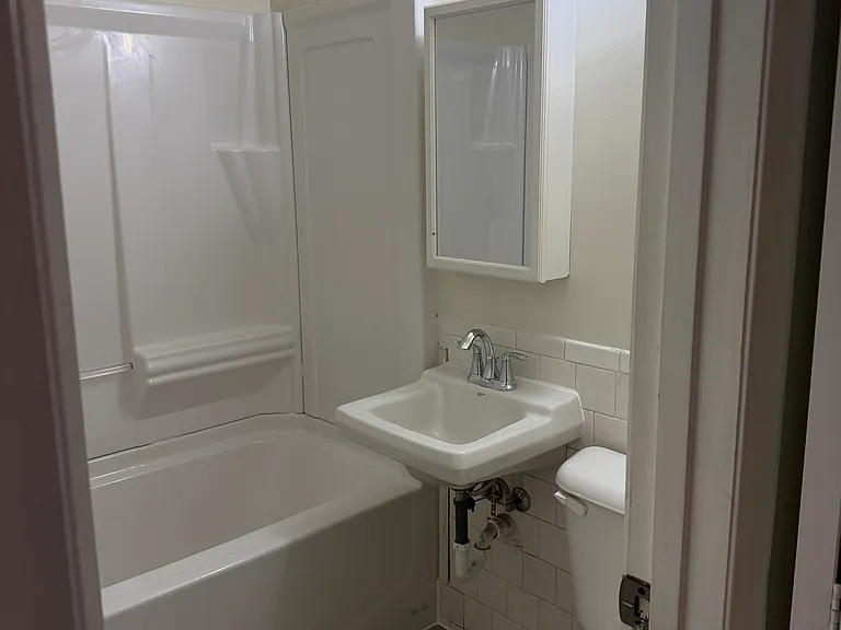 973 Regina Dr — Photo 3