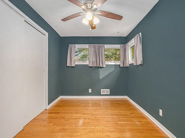 1437 Lewison Ave NE — Photo 8
