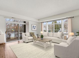 935 Ferndale St N SUITE 116, Maplewood, MN 55119