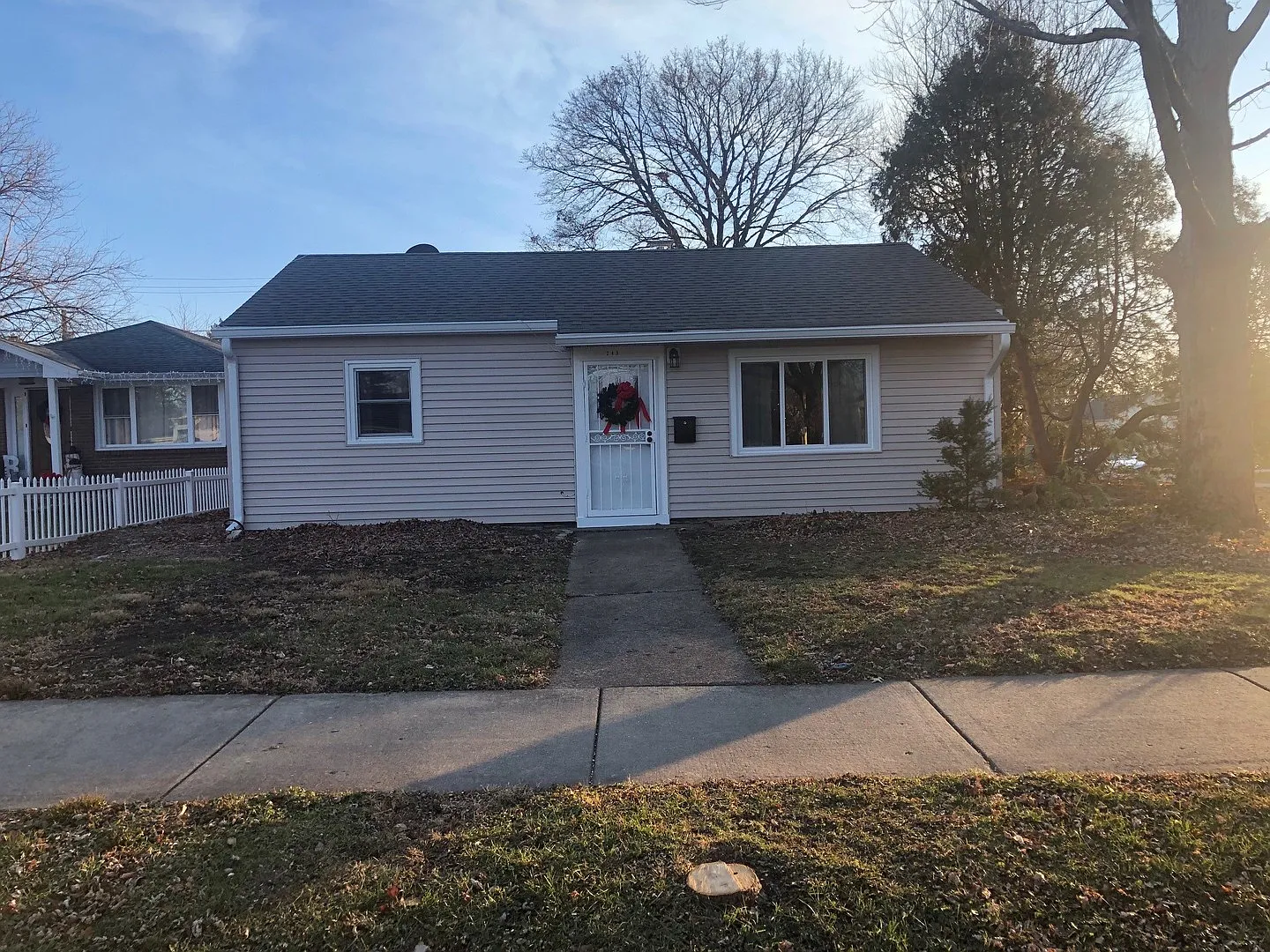 243 W Quincy St photo 1