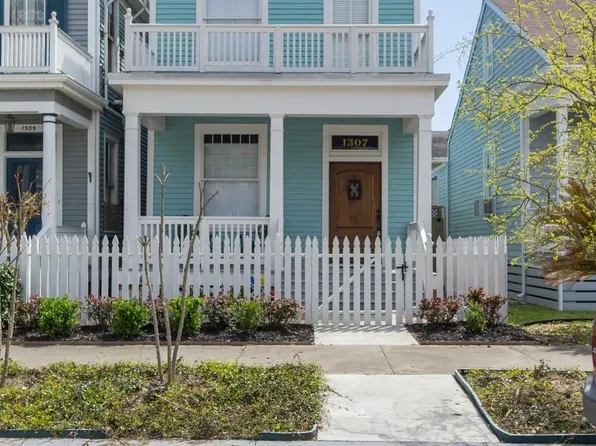 1307 Church St, Galveston, TX 77550