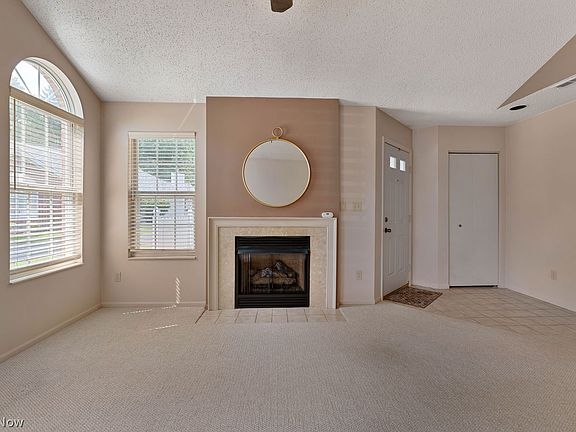 3rd image of 30 Newton Square Dr Unit 2