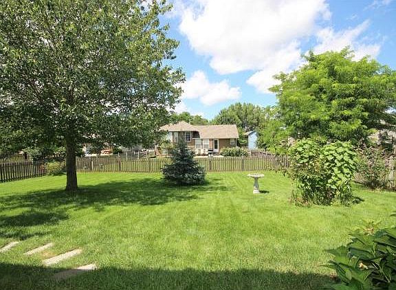 3rd image of 613 SE Saratoga Dr