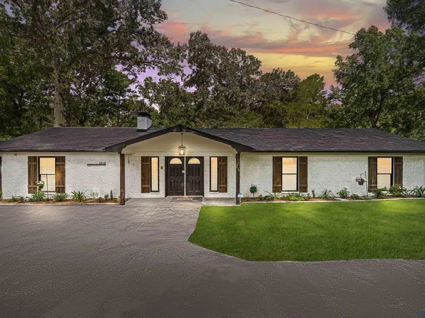 4918 Tanglewood Dr, Longview, TX 75604