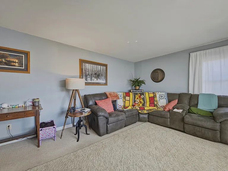 3258 Anderson Dr — Photo 6