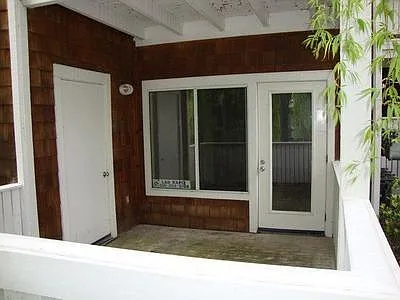 1 bed, 550 sqft, $2,100 — Photo 2