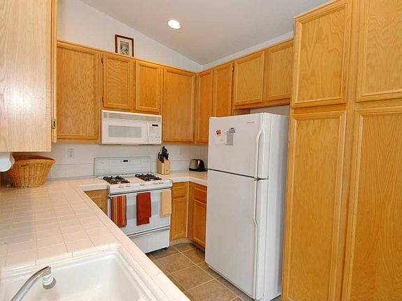 Kitchen with lots of storage