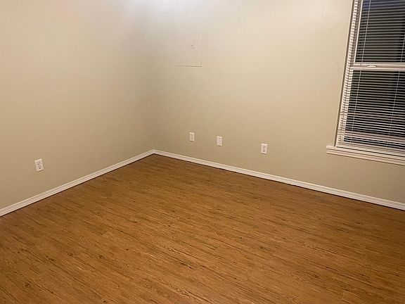 5th image of 2501 Southtown Blvd