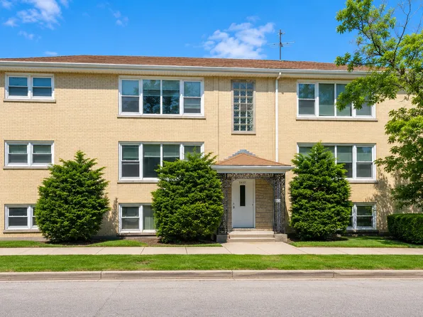 5834 W Montrose Ave #2N, Chicago, IL 60634