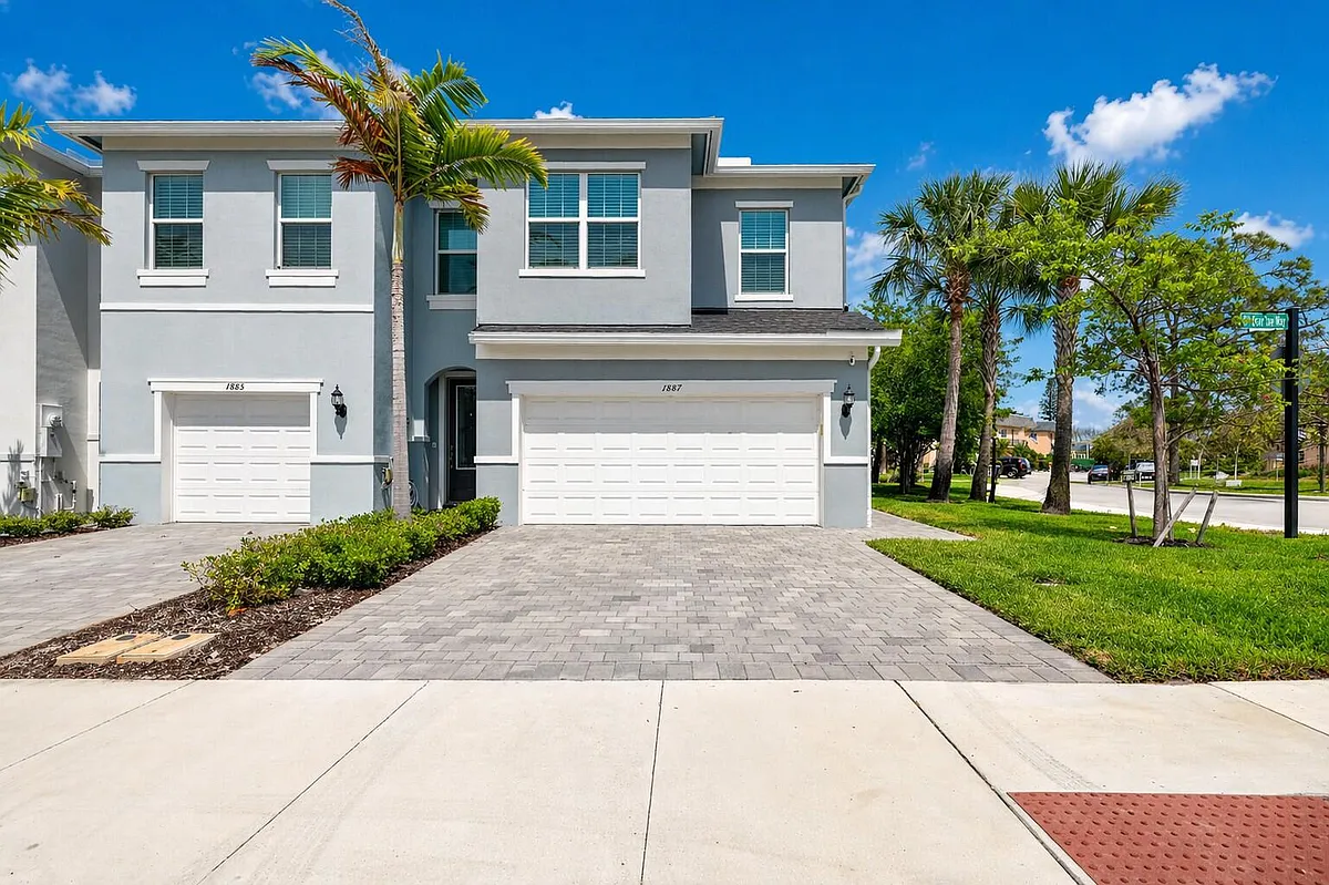 Building Photo - 1887 SE Ocean Cove Way