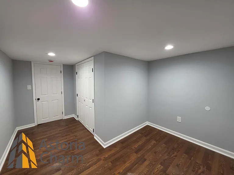 2920 E Madison St — Photo 14