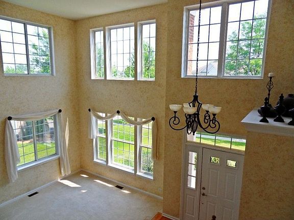 2nd image of 2801 Foxfield Dr