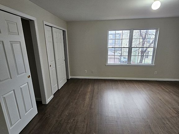 3rd image of 860 S 19th St Floor 2