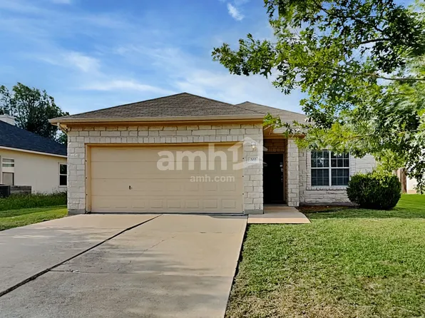 202 Almquist St, Hutto, TX 78634